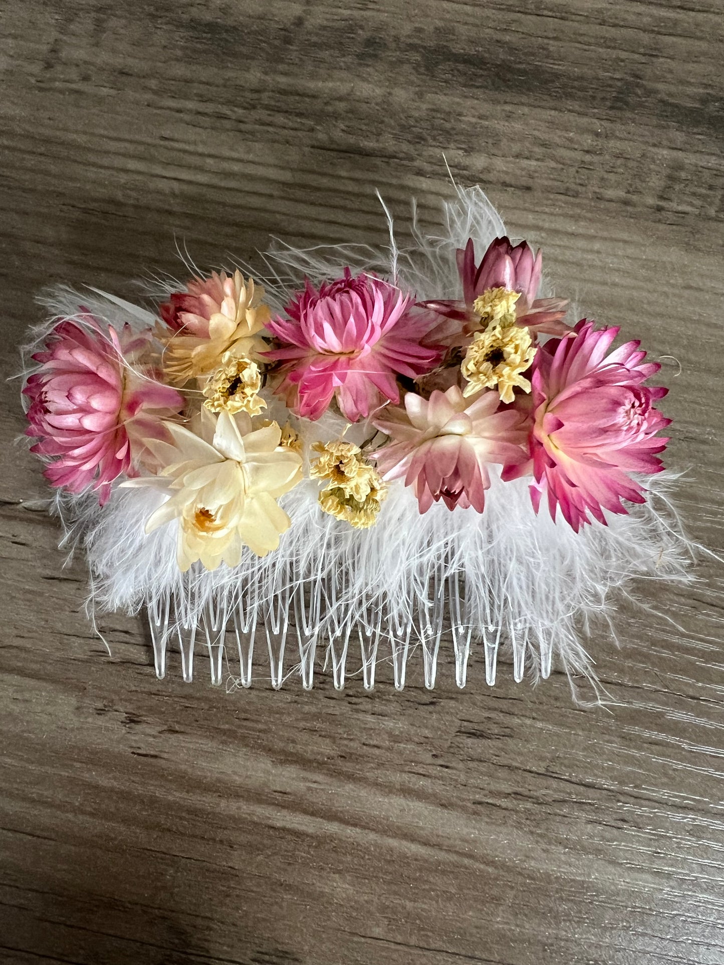 Dried flower hair comb
