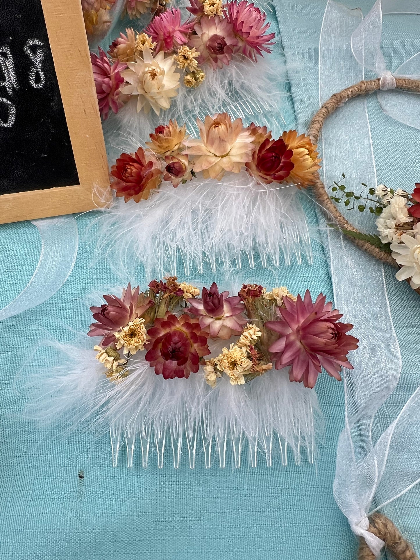 Dried flower hair comb
