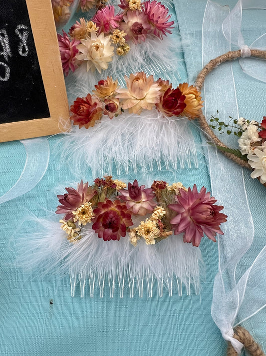 Dried flower hair comb