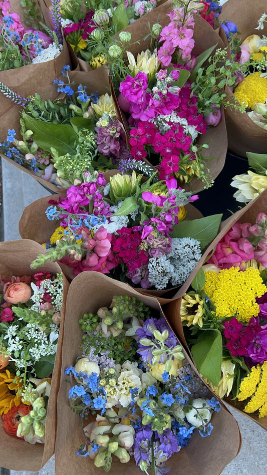 Hope in Bloom Spring Bouquet Club